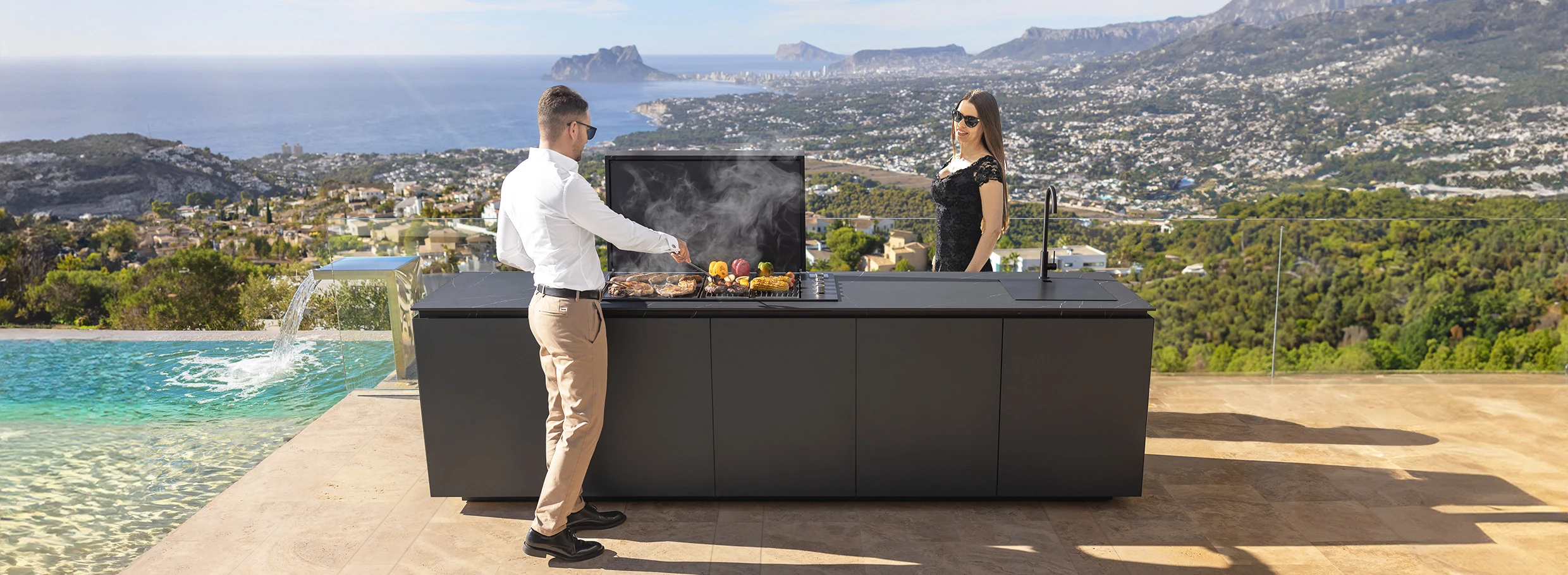 Cozinha ao ar livre de luxo